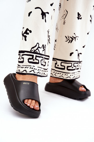 Ľahké papuče Dámske papuče s platformou Big Star RR274A567 čierna