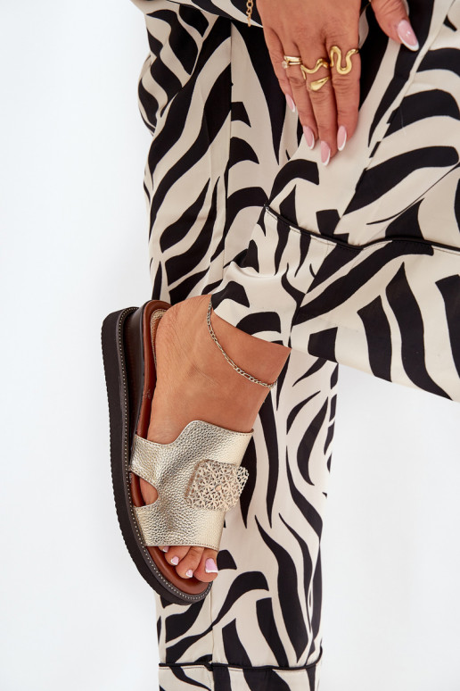 Dámske papuče Zapnuté INedge Eko Kožené s ozdobami zlatej farby Sarela