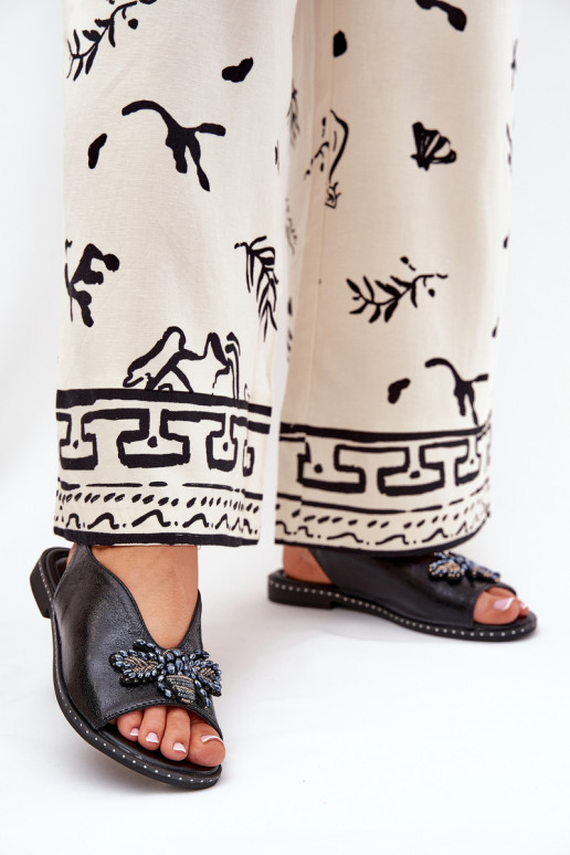 s leskom Dámske sandále s ozdobami rovná sa čierna Russona s leskom Dámske sandále s ozdobami rovná sa čierna Russona