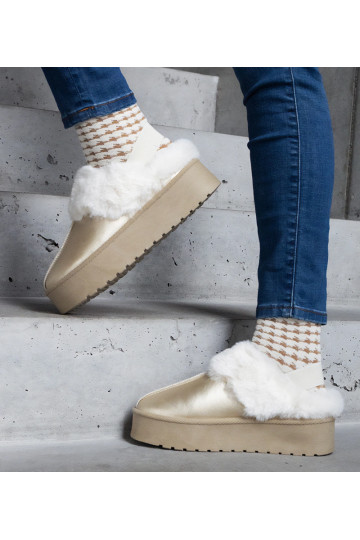 Zlaté papuče na platforme...