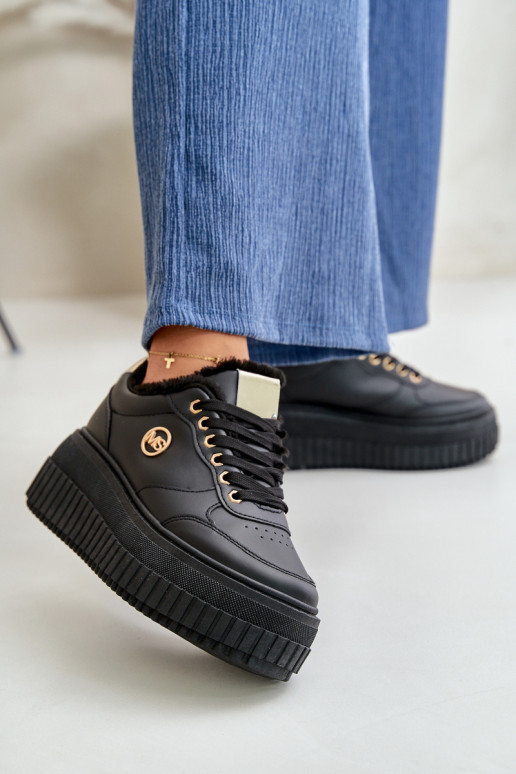 Športové tenisky s módnymi masívnymi... Športové tenisky s módnymi masívnymi...