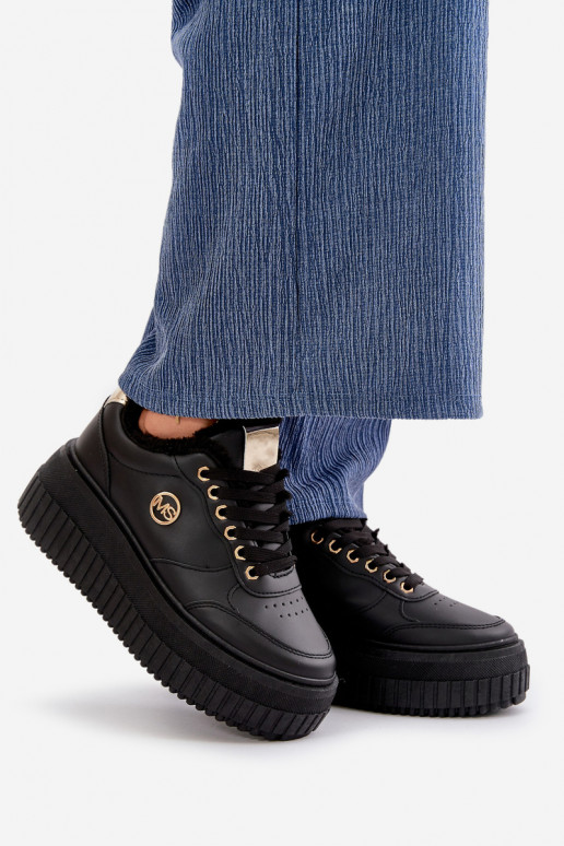 Športové tenisky s módnymi masívnymi... Športové tenisky s módnymi masívnymi...