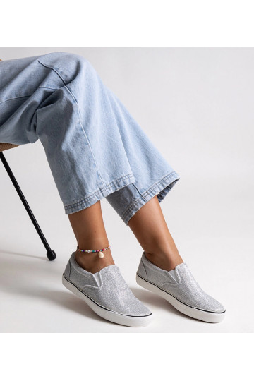 Strieborné lesklé tenisovky...