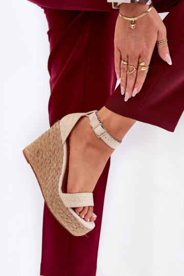 Dámske sandále Zapnuté INedge S vrkočom béžová Adelio