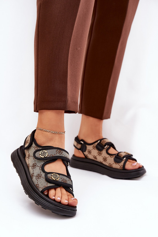 Dámske Vzorované materiál sandále Ze zlatej farbymi Detalami béžová-čierna Pefese Dámske Vzorované materiál sandále Ze zlatej farbymi Detalami béžová-čierna Pefese